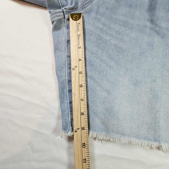 Sonoma Maternity Bermuda Jean Shorts Size 18 Light Wash Distressed Stretch Panel - Picture 8 of 10